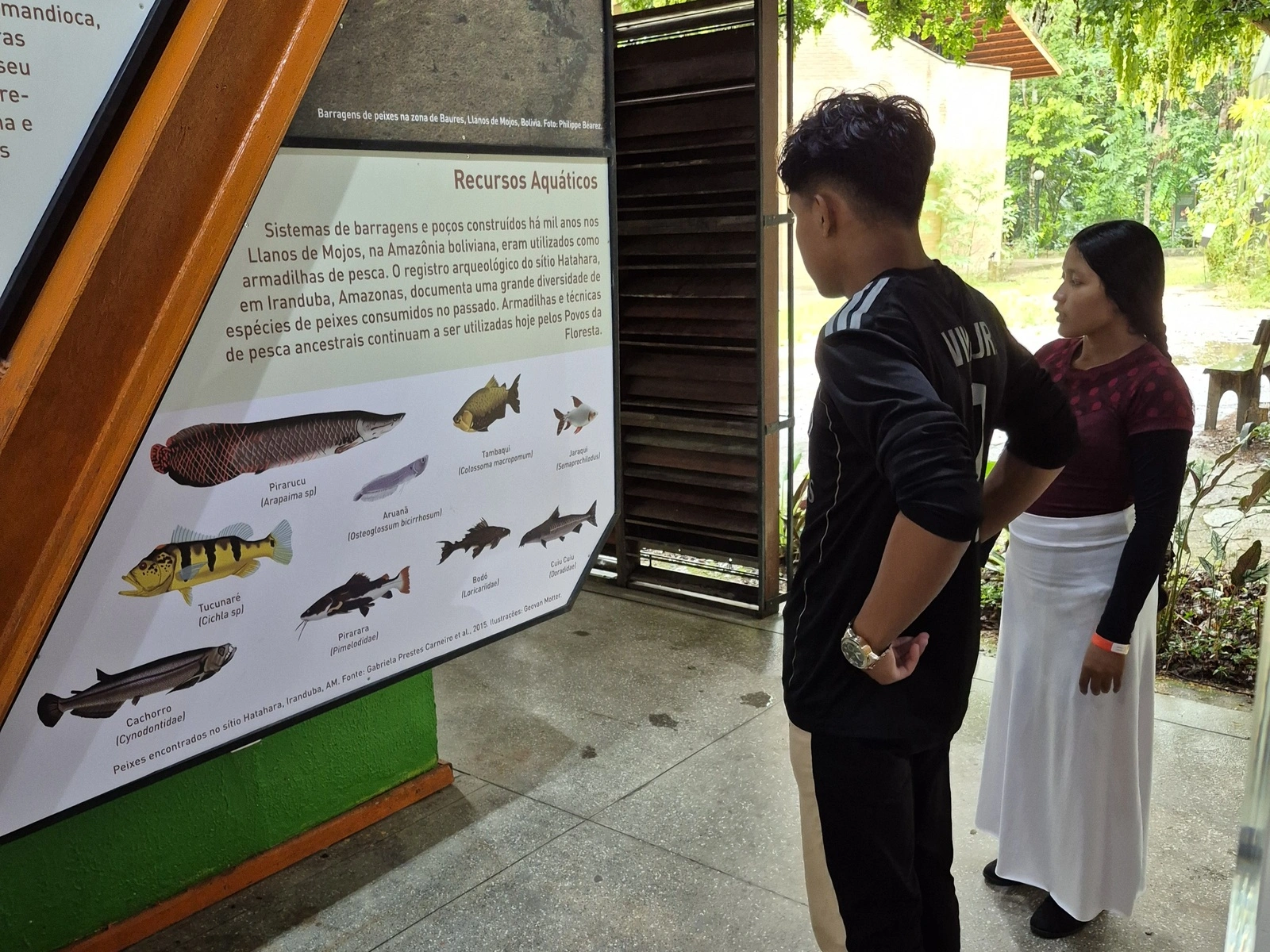 Enquanto conversavam com a equipe do ACNUR, os dois jovens puderam conhecer o Museu da Amazônia (MUSA) que faz parte da Reserva Florestal Adolpho Ducke. Créditos - ACNUR/Guilherme Bofill